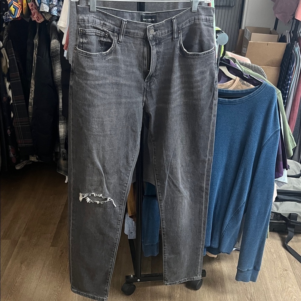 Lucky Brand Dark Gray Distressed 412 Athletic Tapered Fit 32X32